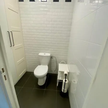 House With Private Pool In Colombes *